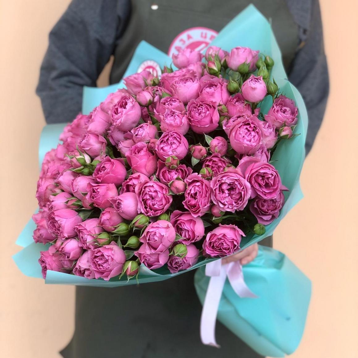 Букет из кустовых розовых роз артикул: 26775vl